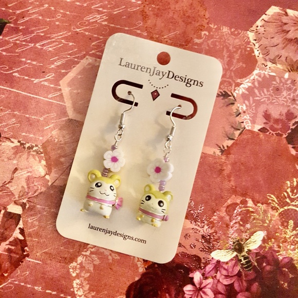 Hamtaro Pashmina Hamster Pendant White Flower Pink Beaded Dangle Earrings - Picture 3 of 5